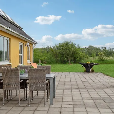 Feriehus 3 Bedroom Beautiful In