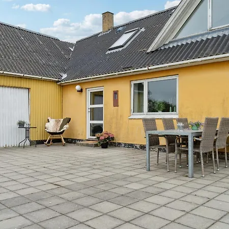 Feriehus 3 Bedroom Beautiful In *